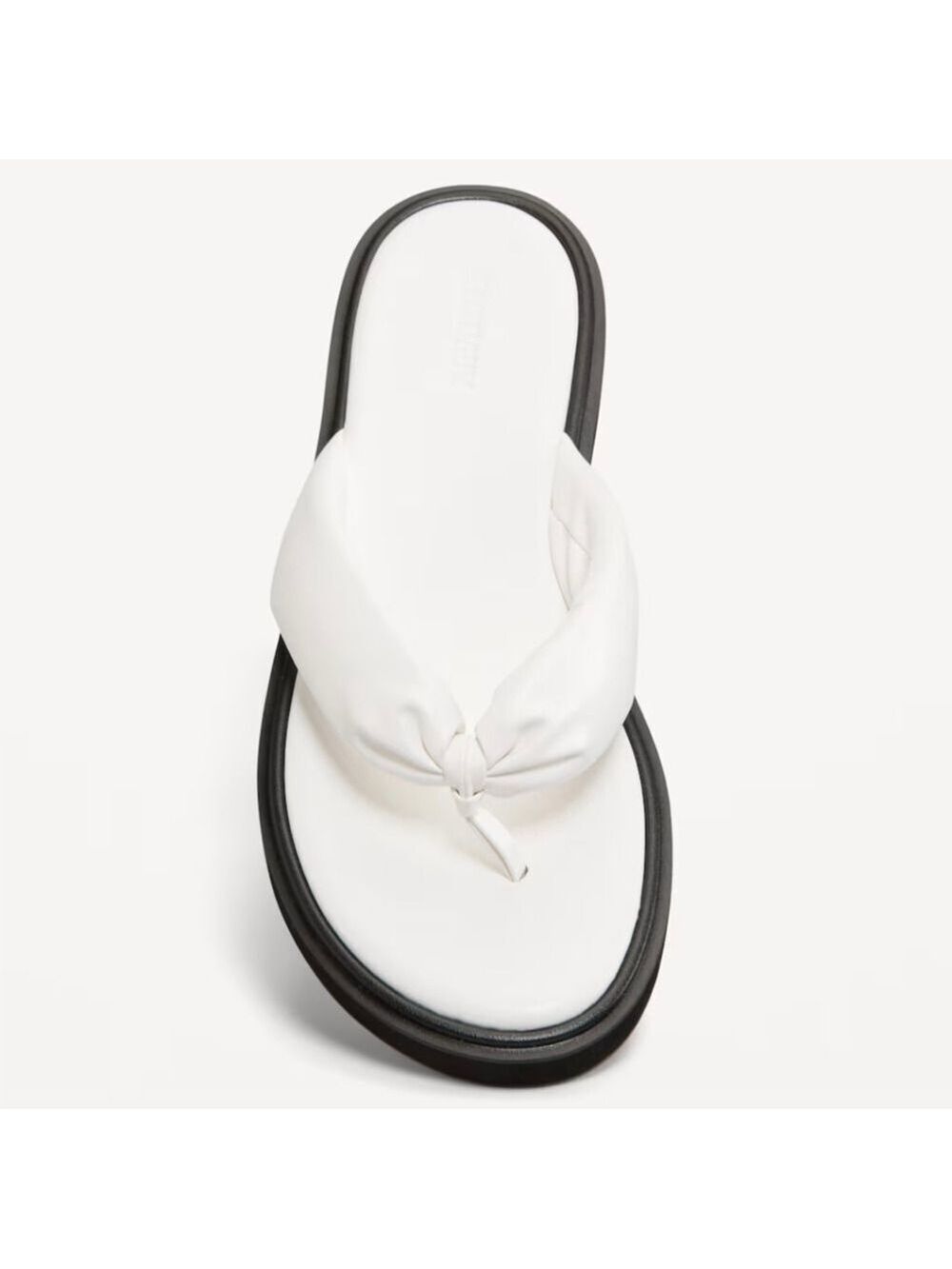 9 โข Old Navy โข Thong Platform Sandals